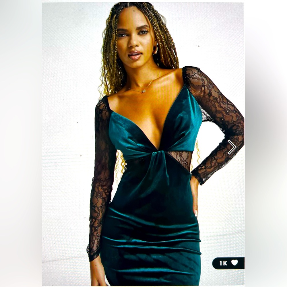 NWT Lace sleeve velvet bodycon midi dress